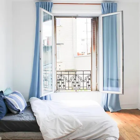 Bright Studio With View Of The Eiffel Tower Paris