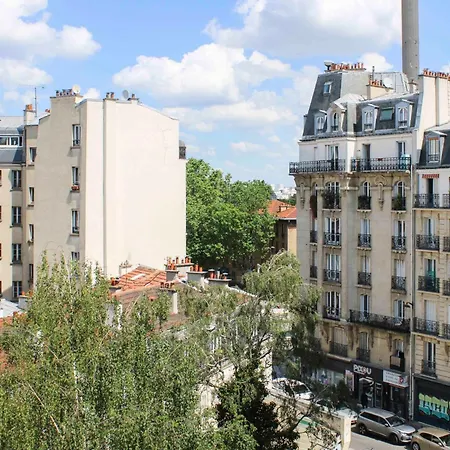 Bright Studio With View Of The Eiffel Tower Parigi